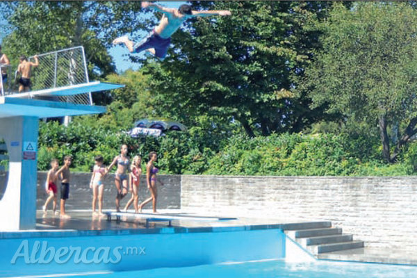 Trampolines para alberca, saltos de altura