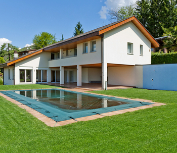 ​Por qué es mejor una piscina en tu jardín este verano