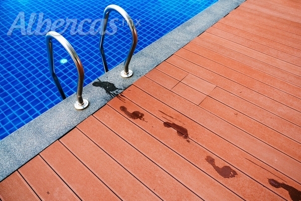 Tipos de suelo para hacer tu piscina segura