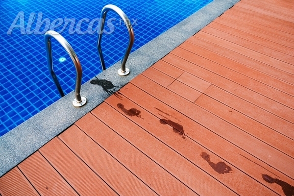 Tipos de suelo para hacer tu piscina segura 