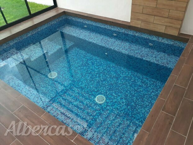 Jacuzzi bajo techo 