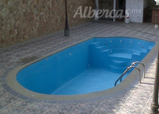 Alberca de fibra de vidrio con jacuzzi