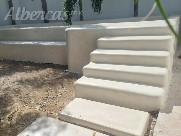 Escaleras Piscina