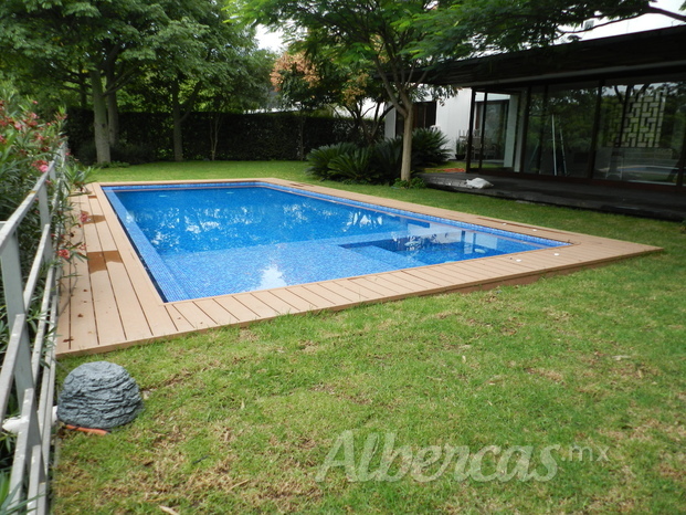 Alberca de 10x4 con andador de deck madera