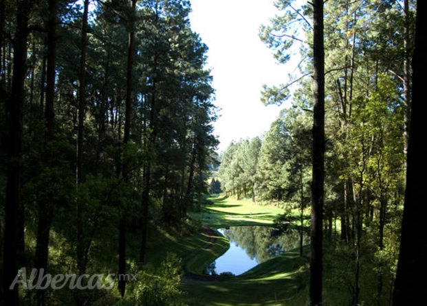 Lago artificial