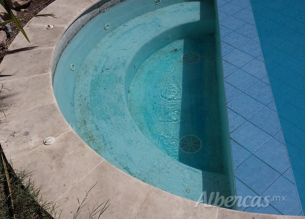 Jacuzzi integrado a la Alberca